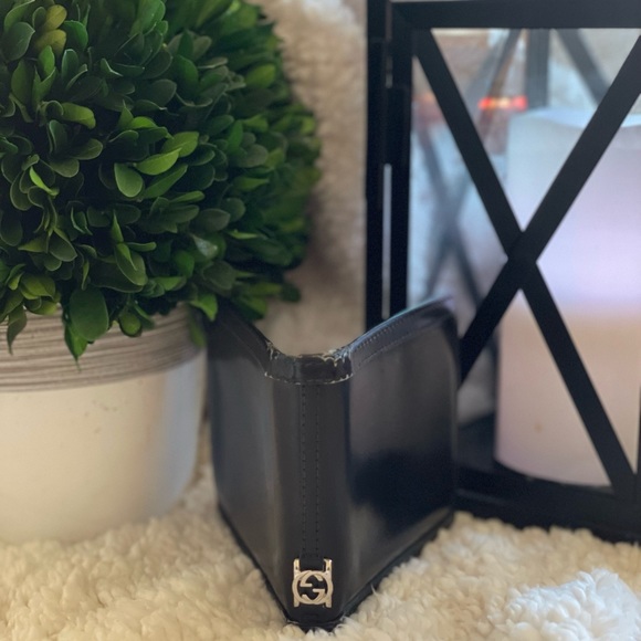 AUTHENTIC GUCCI LEATHER WALLET - Picture 3 of 16